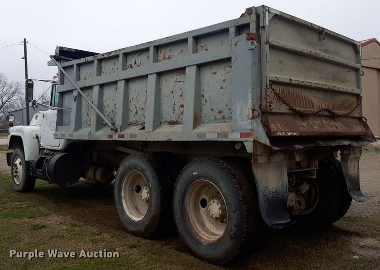 image for item DP2710 1984 Mack R686ST dump truck