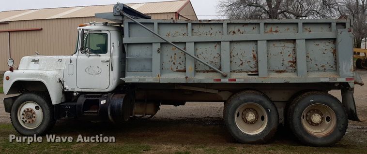 image for item DP2710 1984 Mack R686ST dump truck