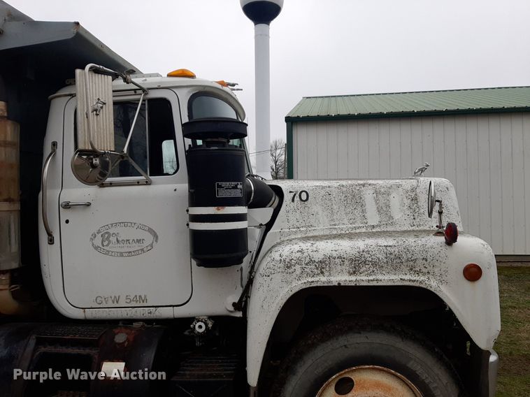 image for item DP2710 1984 Mack R686ST dump truck