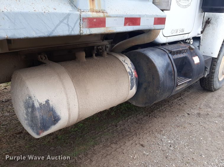 image for item DP2710 1984 Mack R686ST dump truck