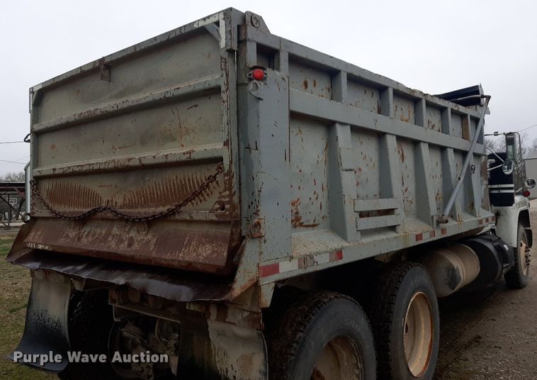 image for item DP2710 1984 Mack R686ST dump truck