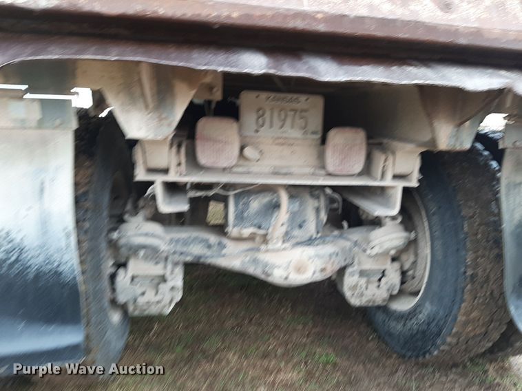 image for item DP2710 1984 Mack R686ST dump truck