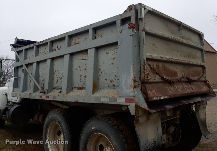image for item DP2710 1984 Mack R686ST dump truck