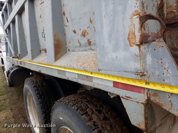 image for item DP2710 1984 Mack R686ST dump truck