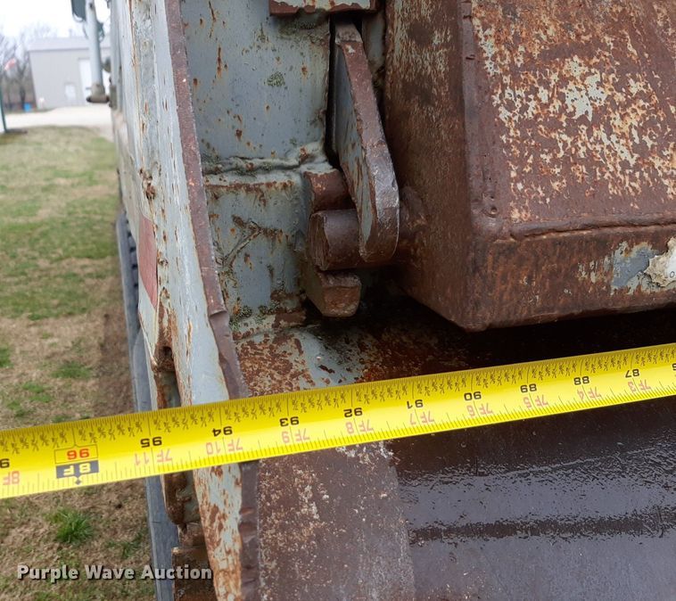 image for item DP2710 1984 Mack R686ST dump truck