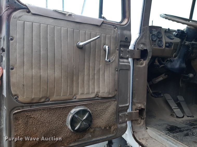 image for item DP2710 1984 Mack R686ST dump truck