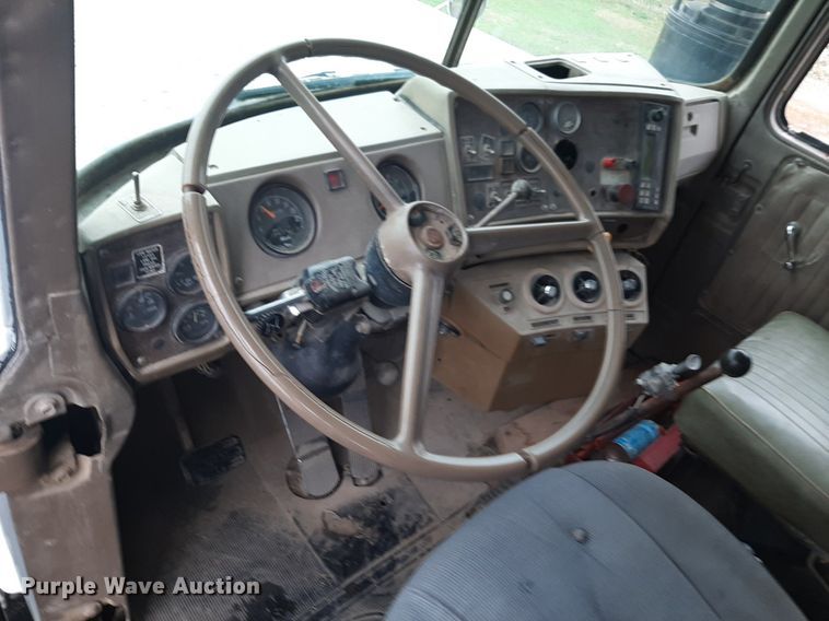 image for item DP2710 1984 Mack R686ST dump truck