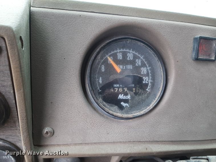 image for item DP2710 1984 Mack R686ST dump truck