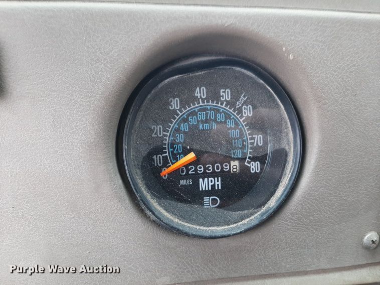 image for item DP2710 1984 Mack R686ST dump truck