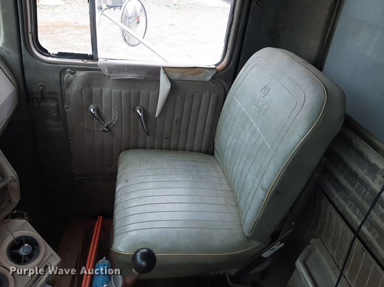 image for item DP2710 1984 Mack R686ST dump truck