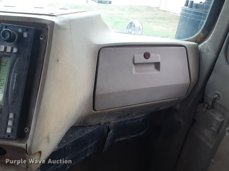 image for item DP2710 1984 Mack R686ST dump truck