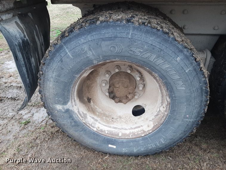 image for item DP2710 1984 Mack R686ST dump truck