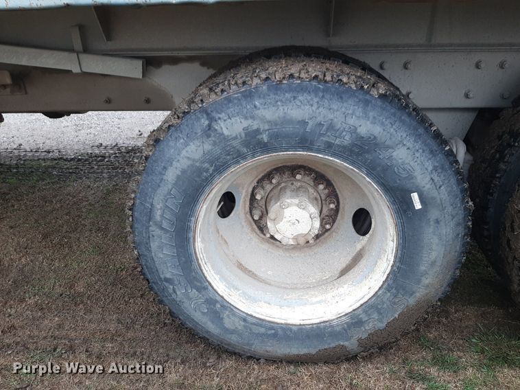 image for item DP2710 1984 Mack R686ST dump truck