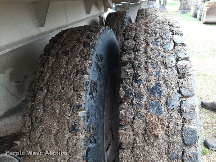 image for item DP2710 1984 Mack R686ST dump truck