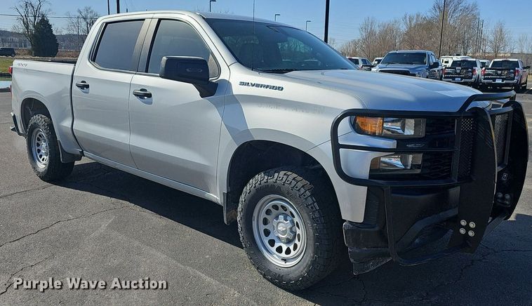 image for item DQ4371 2020 Chevrolet Silverado 1500 Crew Cab pickup truck