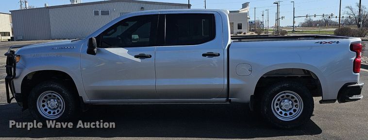 image for item DQ4371 2020 Chevrolet Silverado 1500 Crew Cab pickup truck