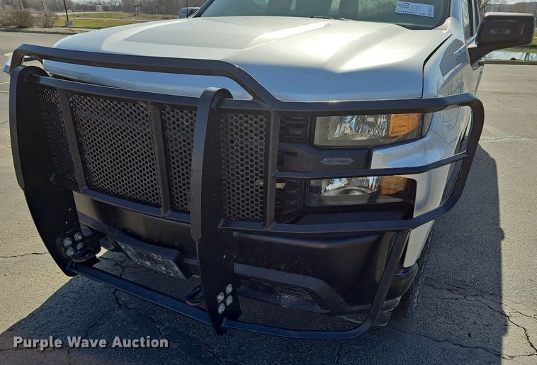 image for item DQ4371 2020 Chevrolet Silverado 1500 Crew Cab pickup truck