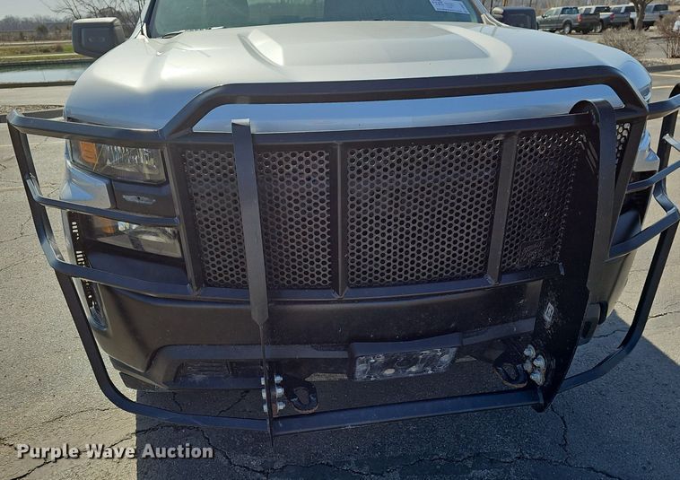 image for item DQ4371 2020 Chevrolet Silverado 1500 Crew Cab pickup truck