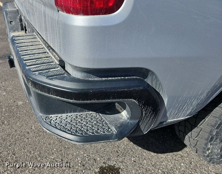 image for item DQ4371 2020 Chevrolet Silverado 1500 Crew Cab pickup truck