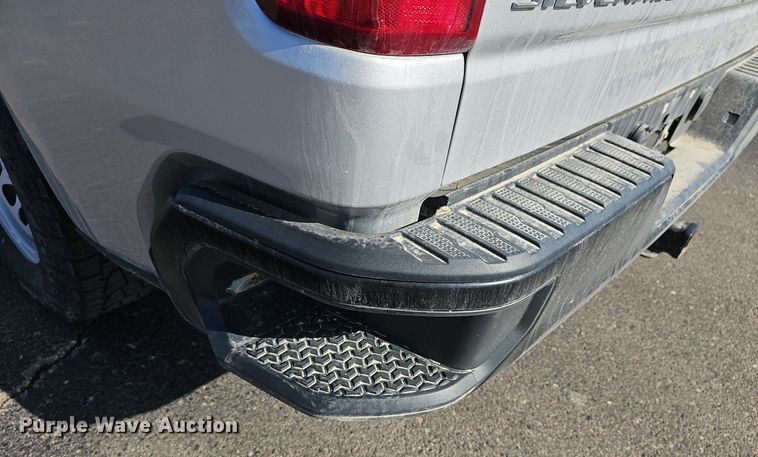 image for item DQ4371 2020 Chevrolet Silverado 1500 Crew Cab pickup truck