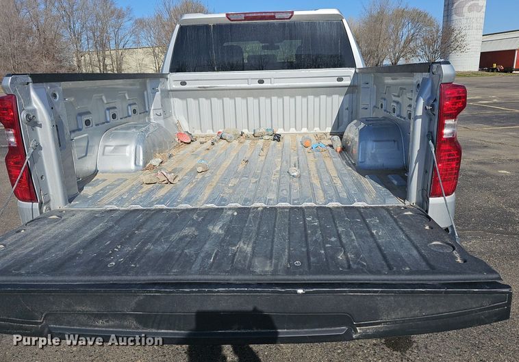 image for item DQ4371 2020 Chevrolet Silverado 1500 Crew Cab pickup truck