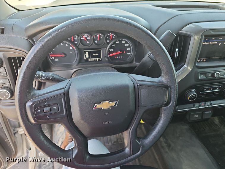 image for item DQ4371 2020 Chevrolet Silverado 1500 Crew Cab pickup truck