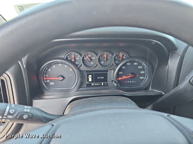 image for item DQ4371 2020 Chevrolet Silverado 1500 Crew Cab pickup truck