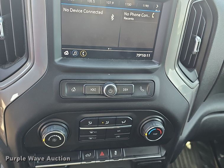 image for item DQ4371 2020 Chevrolet Silverado 1500 Crew Cab pickup truck