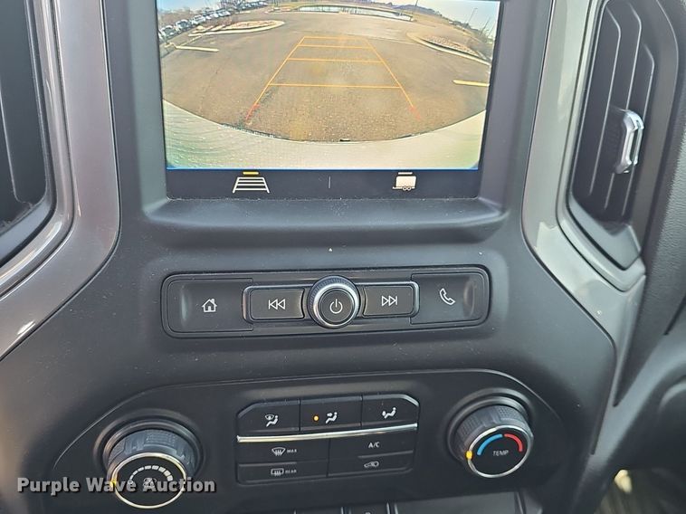 image for item DQ4371 2020 Chevrolet Silverado 1500 Crew Cab pickup truck