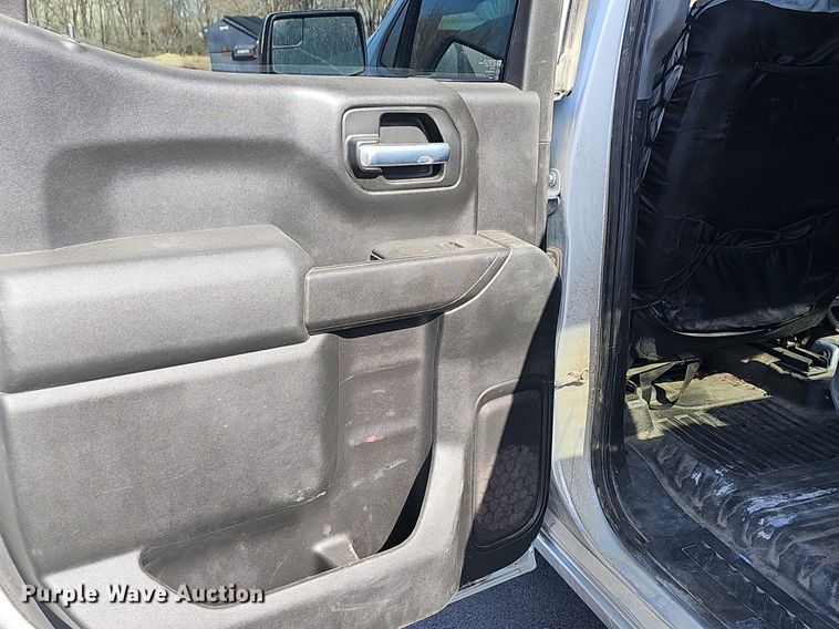 image for item DQ4371 2020 Chevrolet Silverado 1500 Crew Cab pickup truck