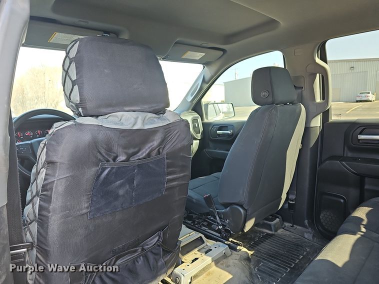 image for item DQ4371 2020 Chevrolet Silverado 1500 Crew Cab pickup truck