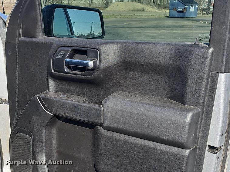 image for item DQ4371 2020 Chevrolet Silverado 1500 Crew Cab pickup truck