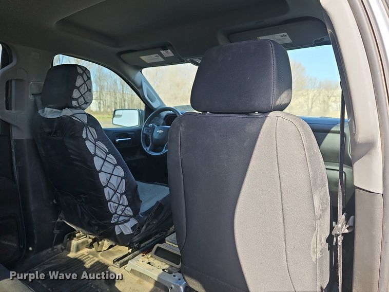 image for item DQ4371 2020 Chevrolet Silverado 1500 Crew Cab pickup truck