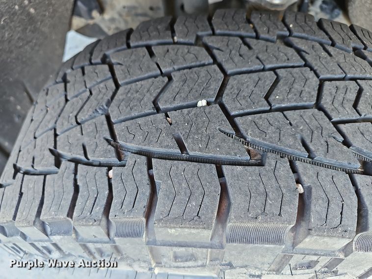 image for item DQ4371 2020 Chevrolet Silverado 1500 Crew Cab pickup truck