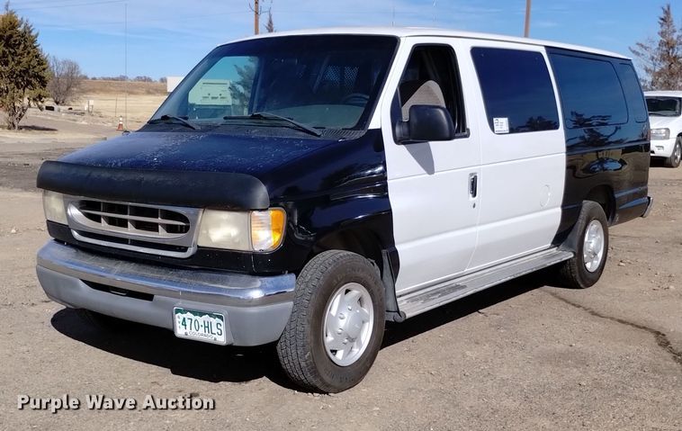 image for item DQ6001 2000 Ford E350 van