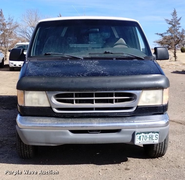 image for item DQ6001 2000 Ford E350 van