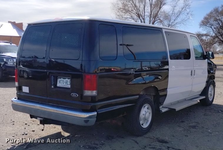 image for item DQ6001 2000 Ford E350 van