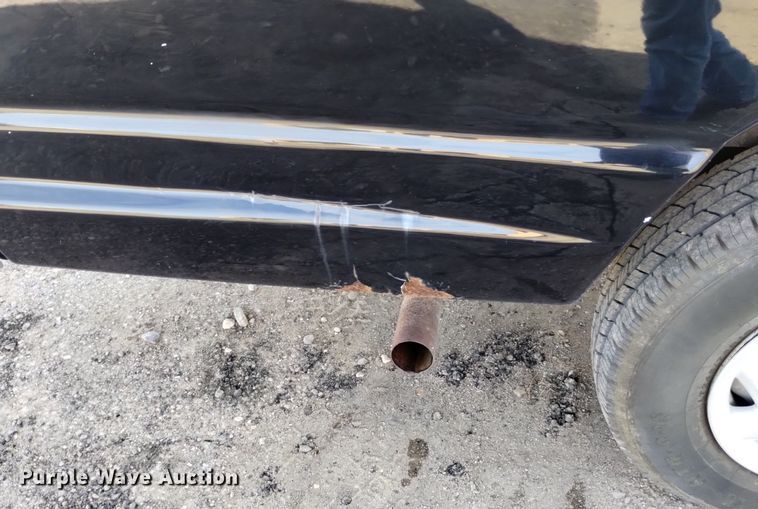 image for item DQ6001 2000 Ford E350 van