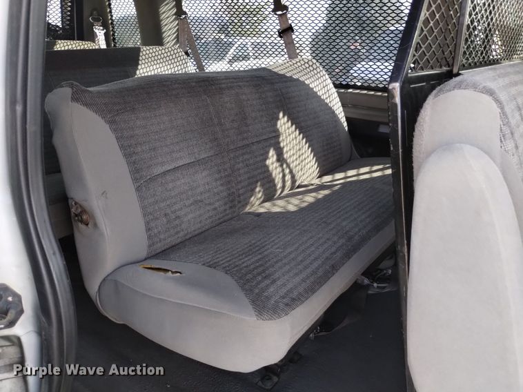 image for item DQ6001 2000 Ford E350 van