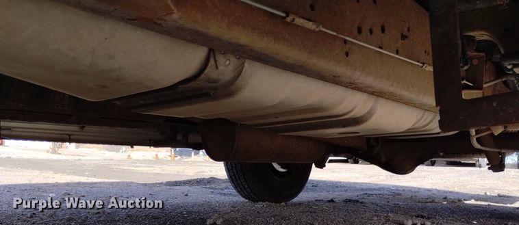 image for item DQ6001 2000 Ford E350 van