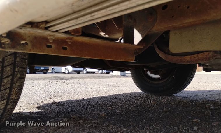 image for item DQ6001 2000 Ford E350 van