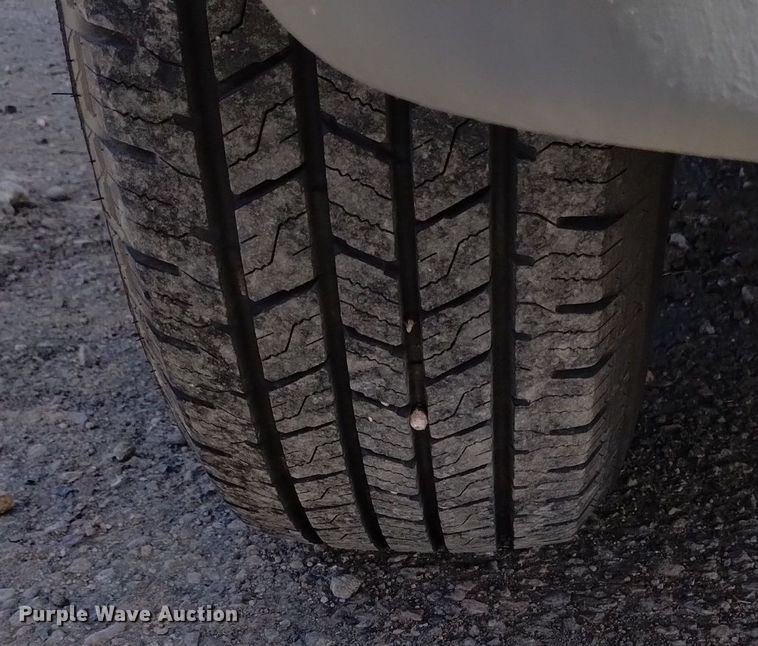 image for item DQ6001 2000 Ford E350 van