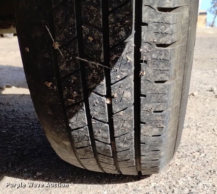 image for item DQ6001 2000 Ford E350 van