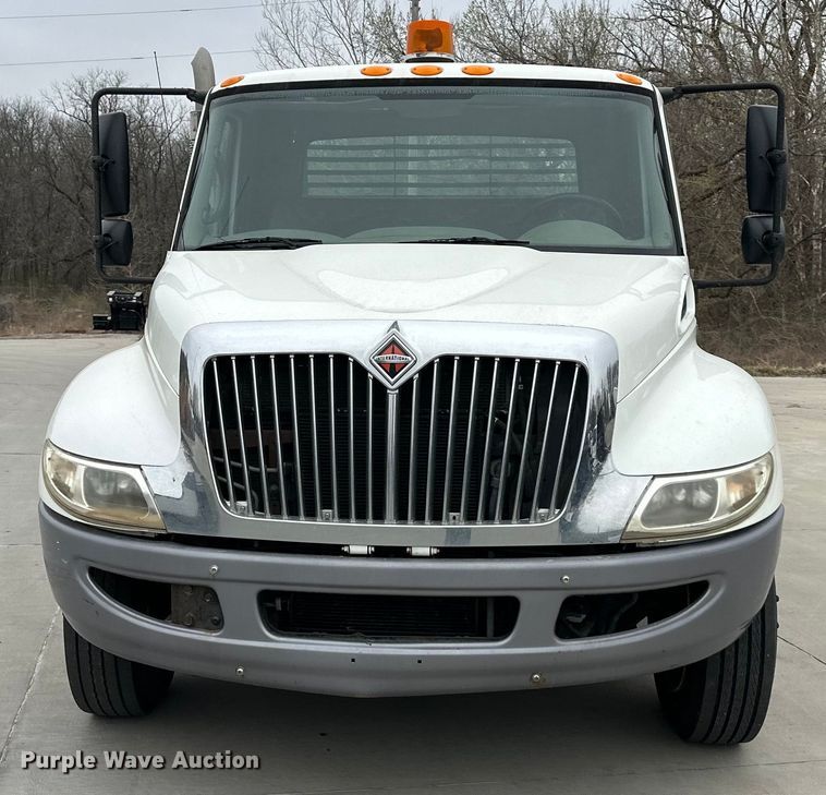 image for item DQ6368 2009 International 4300 dump flatbed truck