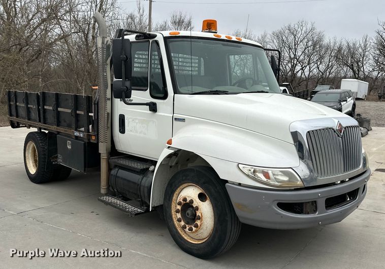 image for item DQ6368 2009 International 4300 dump flatbed truck