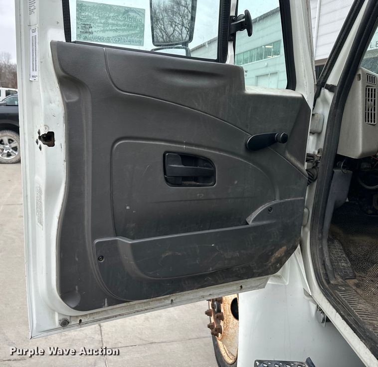 image for item DQ6368 2009 International 4300 dump flatbed truck