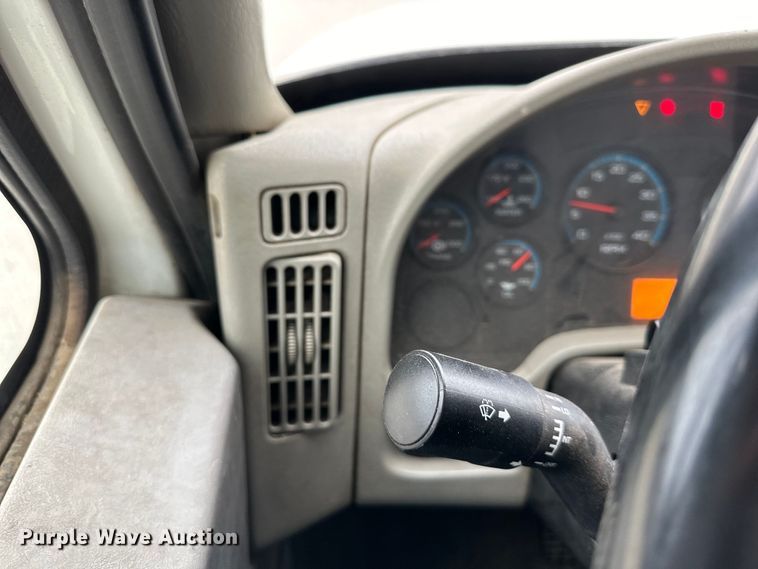 image for item DQ6368 2009 International 4300 dump flatbed truck