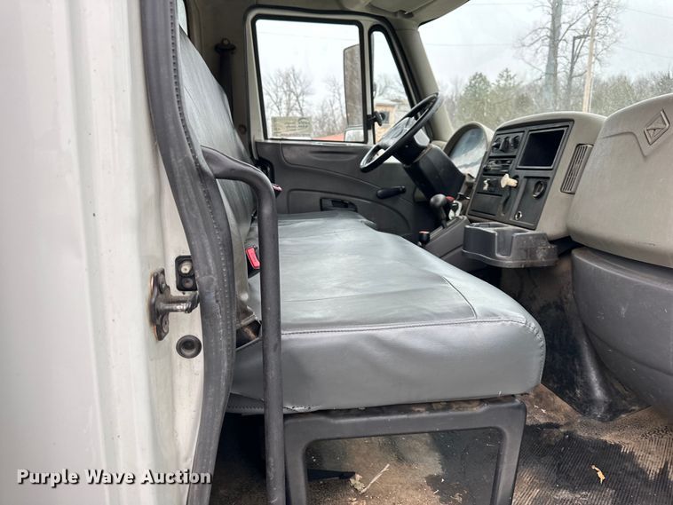 image for item DQ6368 2009 International 4300 dump flatbed truck