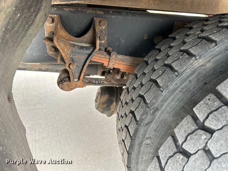 image for item DQ6368 2009 International 4300 dump flatbed truck