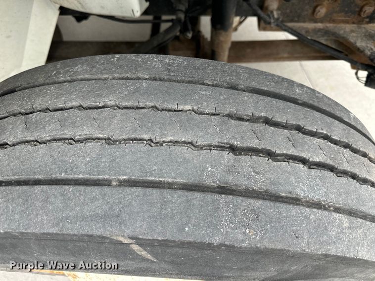 image for item DQ6368 2009 International 4300 dump flatbed truck